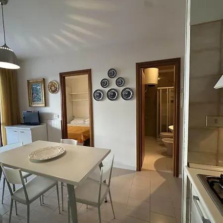 Appartamento Modern Flat With Shared Pool And Sea Side View