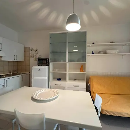 Modern Flat With Shared Pool And Sea Side View דירה