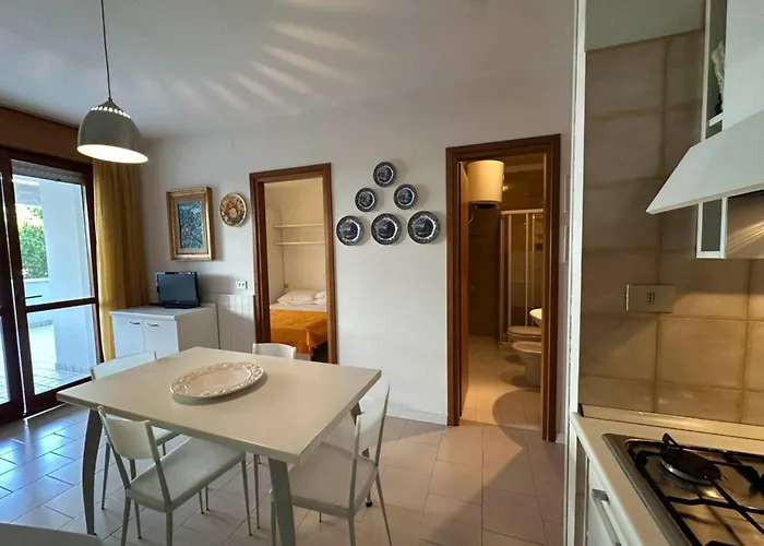 Modern Flat With Shared Pool And Sea Side View דירה