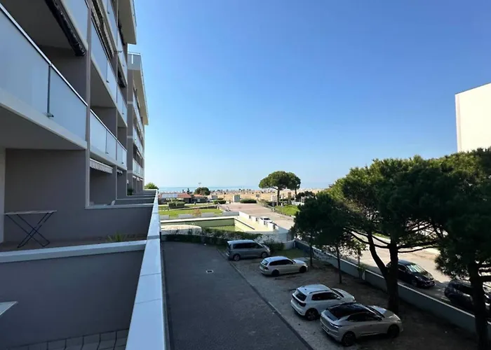 דירה Modern Flat With Shared Pool And Sea Side View